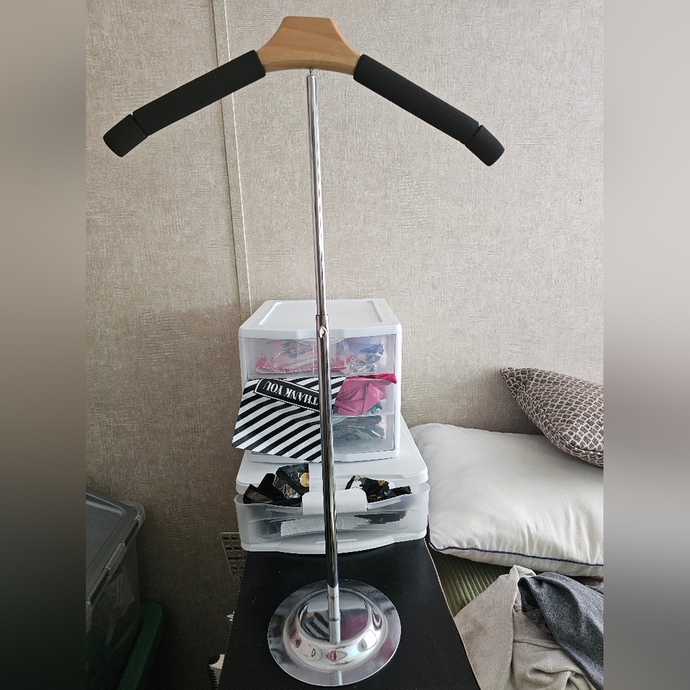 Amazon Essentials Black and Silver Coat Stand